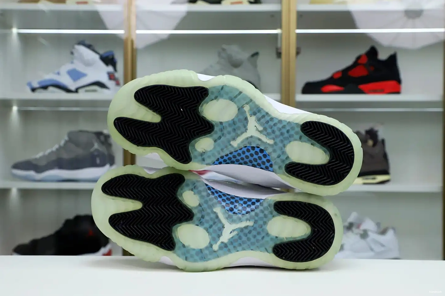 Kimikick LOW RETRO JORDAN LEGEND AIR 11 BLUE 0622